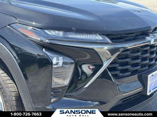 Mosaic Black Metallic 2025 Chevrolet Trax FWD 1RS
