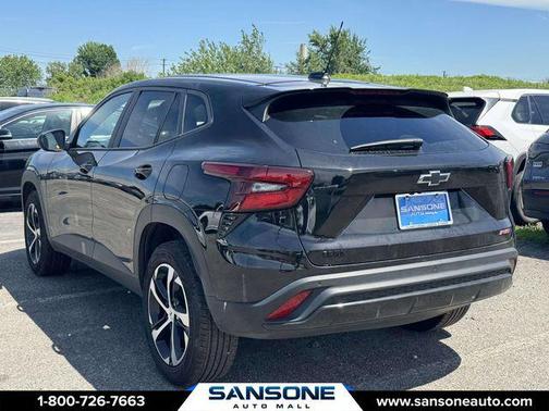 Mosaic Black Metallic 2025 Chevrolet Trax FWD 1RS