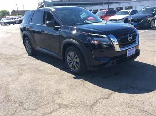 2025 Nissan Pathfinder S 4WD