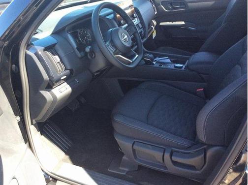 2025 Nissan Pathfinder S 4WD