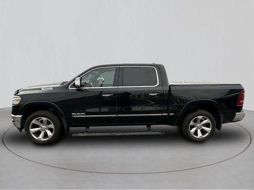 Diamond Black Crystal Pearlcoat 2019 RAM 1500 Limited