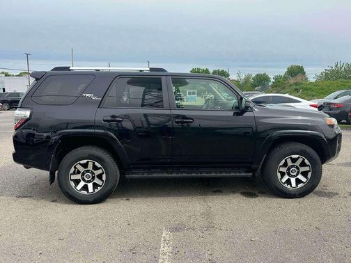 Midnight Black Metallic 2018 Toyota 4Runner TRD Off Road