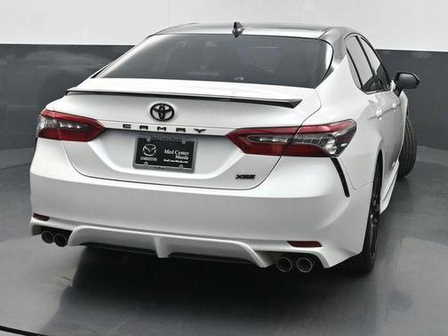 Wind Chill Pearl/Midnight Black Metallic 2023 Toyota Camry XSE