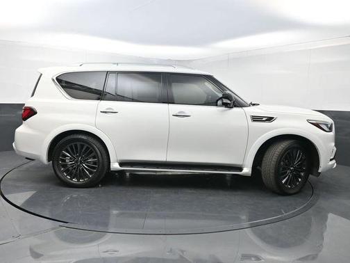 2024 INFINITI QX80 SENSORY AWD