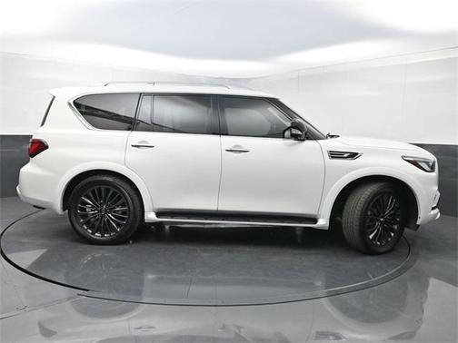2024 INFINITI QX80 SENSORY AWD