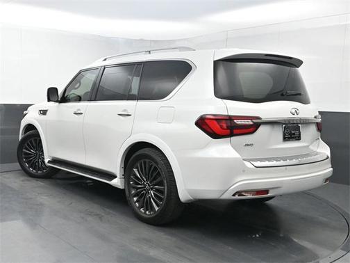 2024 INFINITI QX80 SENSORY AWD