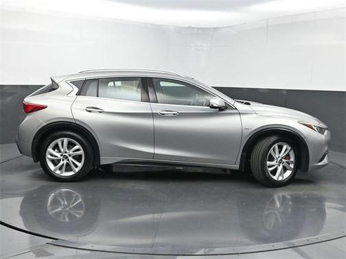 2019 INFINITI QX30 LUXE