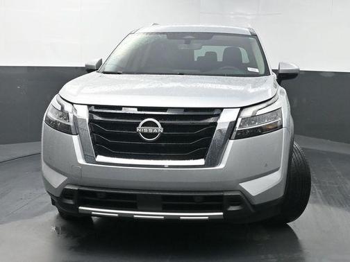 2024 Nissan Pathfinder SL FWD