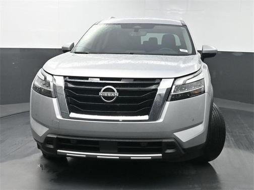 2024 Nissan Pathfinder SL FWD