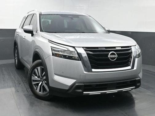 2024 Nissan Pathfinder SL FWD
