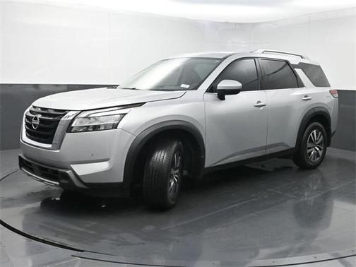 2024 Nissan Pathfinder SL FWD