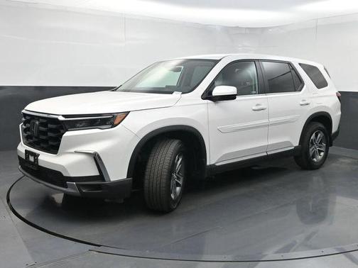Pearl White 2025 Honda Pilot EX-L