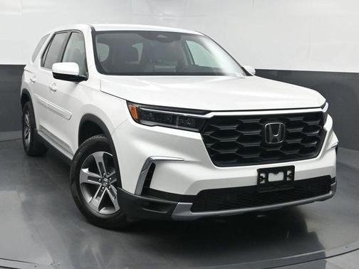 Pearl White 2025 Honda Pilot EX-L