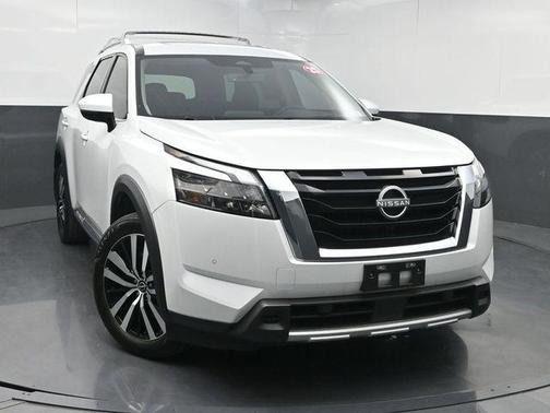 2025 Nissan Pathfinder Platinum FWD