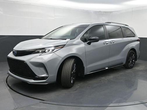 Cement 2025 Toyota Sienna XSE 7 Passenger