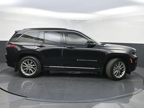 2025 Jeep Grand Cherokee Summit