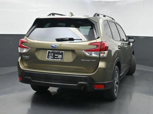 Autumn Green Metallic 2023 Subaru Forester Premium