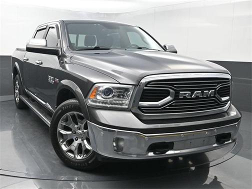 2017 RAM 1500 Limited Crew Cab 4x4 5'7' Box