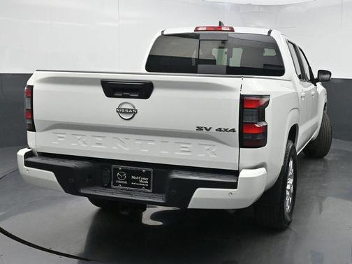 Glacier White 2024 Nissan Frontier SV