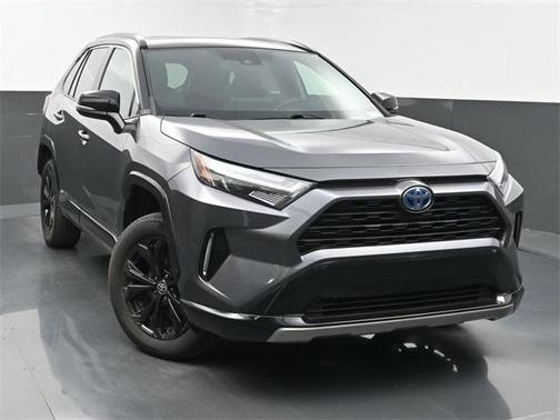 2022 Toyota RAV4 Hybrid SE