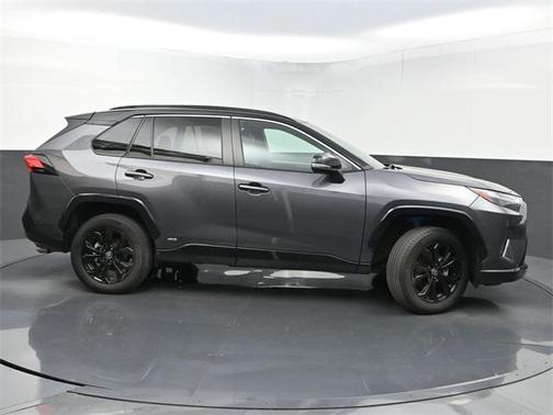 2022 Toyota RAV4 Hybrid SE
