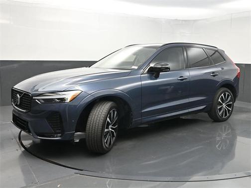2023 Volvo XC60 B5 Ultimate Dark Theme