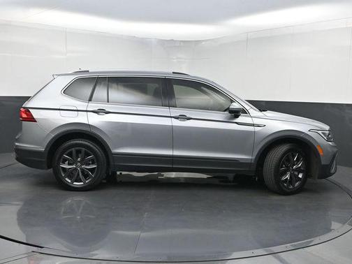 Silver Metallic 2024 Volkswagen Tiguan 2.0T SE