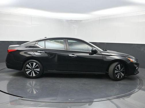 Super Black Clearcoat 2021 Nissan Altima 2.5 SV