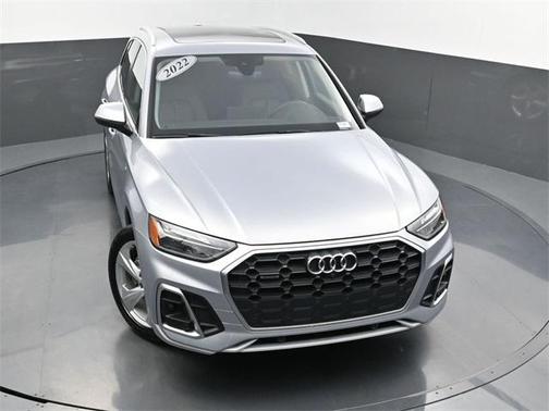 2022 Audi Q5 45 S line Premium Plus
