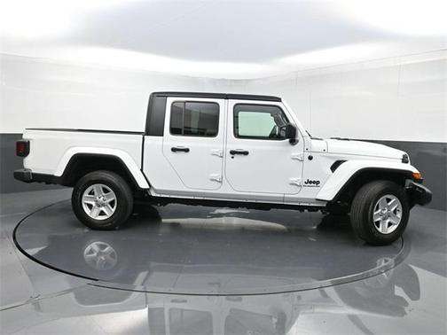 2022 Jeep Gladiator Sport S
