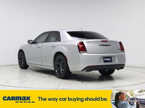 2020 Chrysler 300 Touring