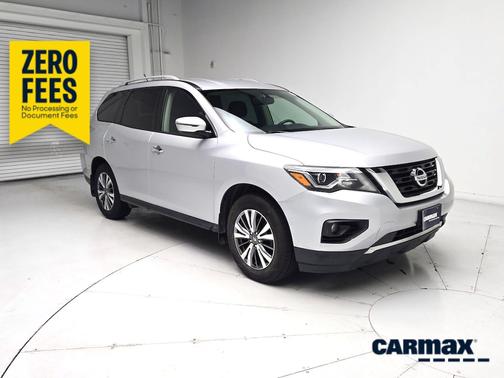 Silver 2018 Nissan Pathfinder SV