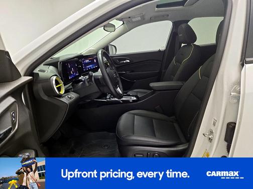 White 2024 Chevrolet Trax Activ