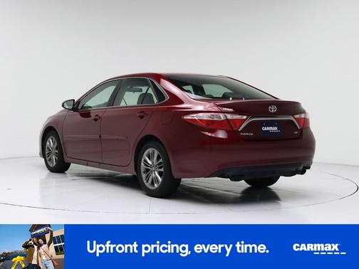 Red 2016 Toyota Camry SE
