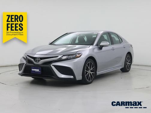 Silver 2024 Toyota Camry SE