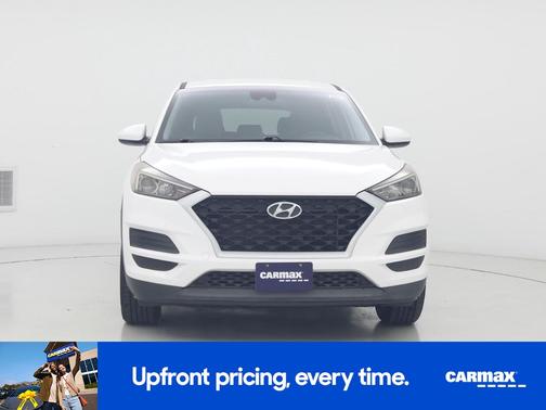 White 2019 Hyundai TUCSON SE