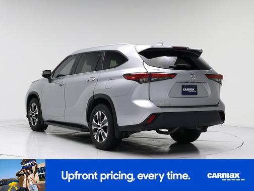 Silver 2023 Toyota Highlander XLE