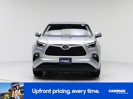 Silver 2023 Toyota Highlander XLE
