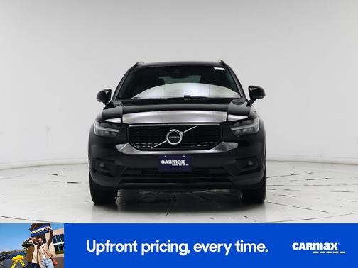 2022 Volvo XC40 T5 R-Design