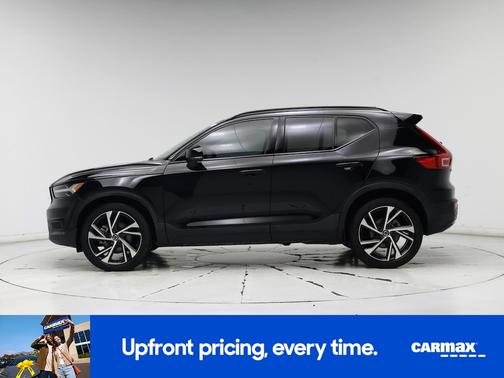 2022 Volvo XC40 T5 R-Design