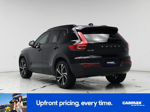 2022 Volvo XC40 T5 R-Design