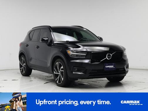 2022 Volvo XC40 T5 R-Design