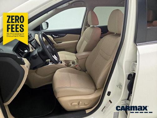White 2018 Nissan Rogue SV
