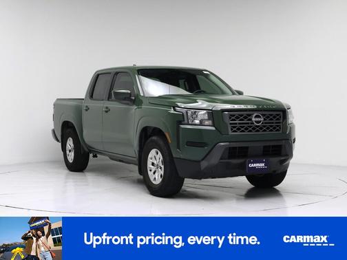 Green 2024 Nissan Frontier SV