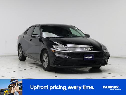 2024 Hyundai ELANTRA SE