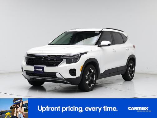 White 2024 Kia Seltos EX