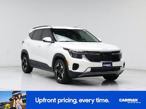 White 2024 Kia Seltos EX