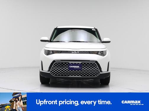 White 2025 Kia Soul EX