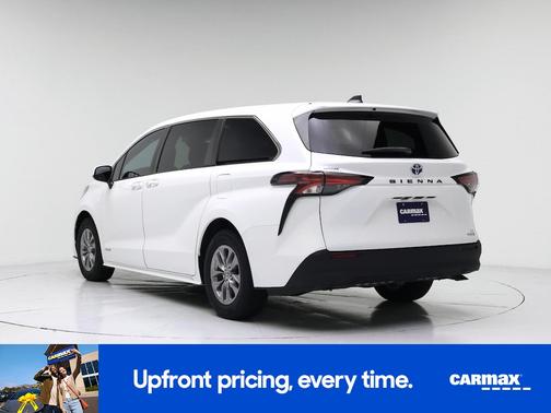 White 2021 Toyota Sienna LE