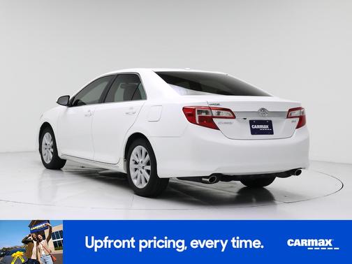 White 2014 Toyota Camry XLE